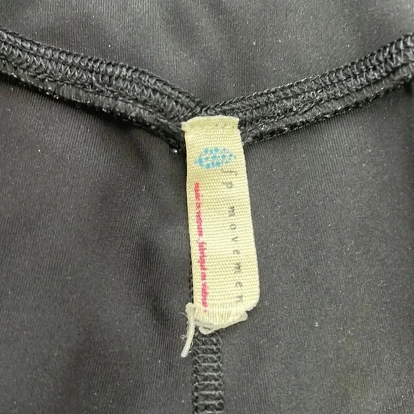 Free People Movement High Rise Black Leggings size Large with side Pockets - Picture 8 of 10